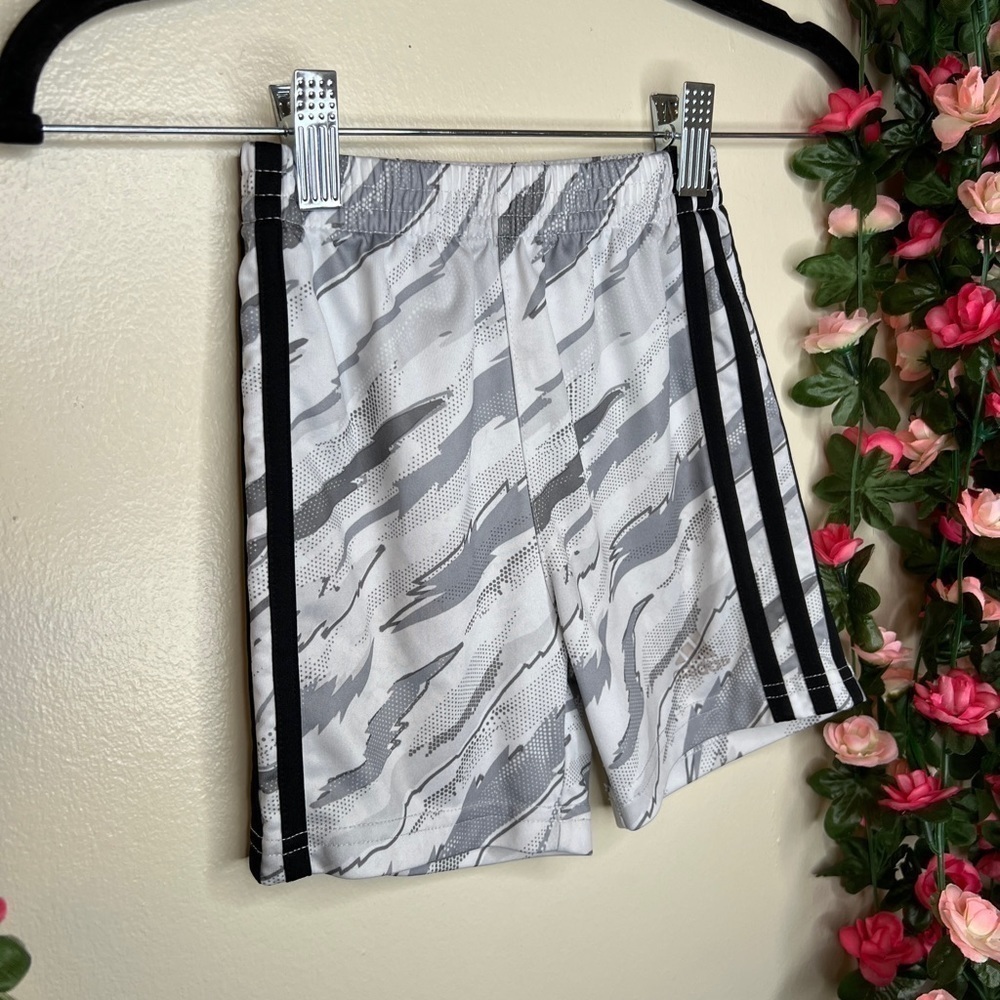 Adidas Gray White Black Gym Shorts Fitness Casual Walking School Play Sports 3T - Picture 9 of 10